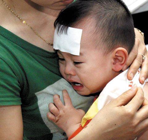 Trẻ đề kháng kém dễ mắc các bệnh về hô hấp, tiêu hoá.