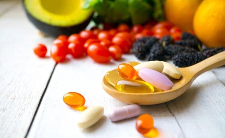 Khi cho con uống vitamin qua mức có thể gây ra tác dụng phụ, một số có thể gây nguy hiểm