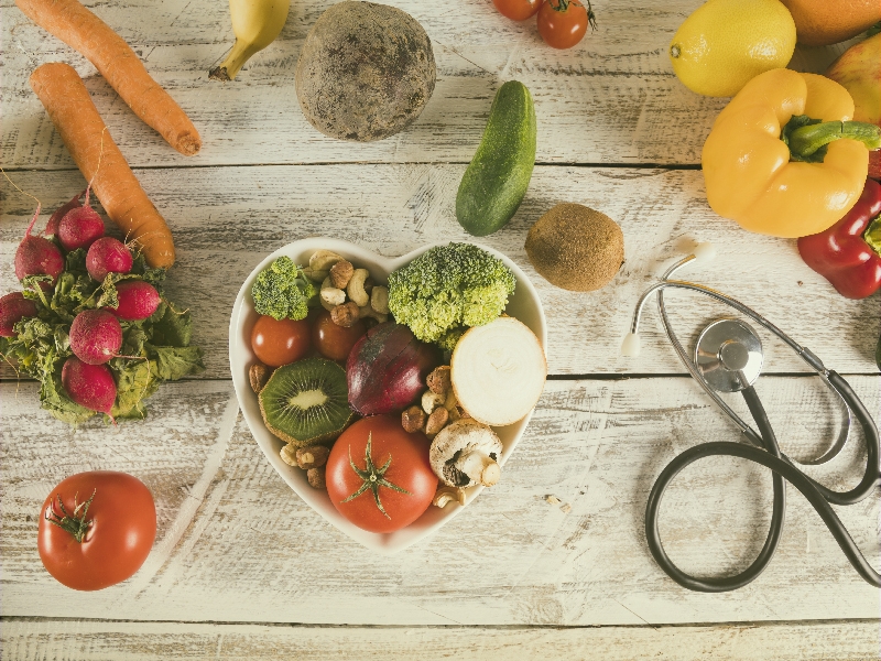 vitamin C có thể giúp giảm axit uric trong máu, chống lại các tác nhân gây ra bệnh gút