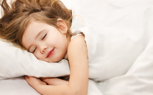 Đảm bảo cho con được ngủ đủ giấc, không thức khuya