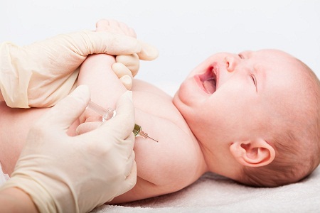 Vắc xin là một yêu cầu cơ bản cho con bạn trong những năm đầu phát triển